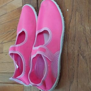 Children's Place Girls Water Shoe; Size: 4/5; Color: Hot Pink/white